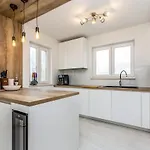 Quercus Villa *
