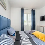 Quercus Villa *