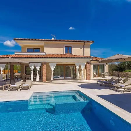 Quercus Villa