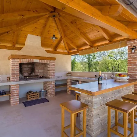 Quercus Villa